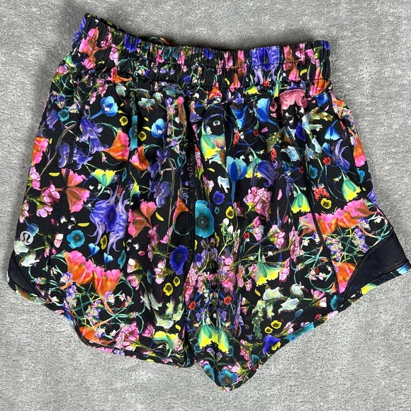 Lululemon Shorts Womens 0 Hotty Hot 4” Inseam
Flowerscope Lined Athletic Run Gym - Picture 4 of 13